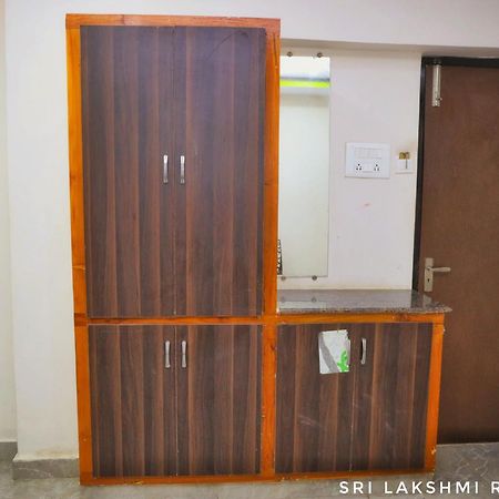 Sri Lakshmi Residency 호텔 티루파티 외부 사진