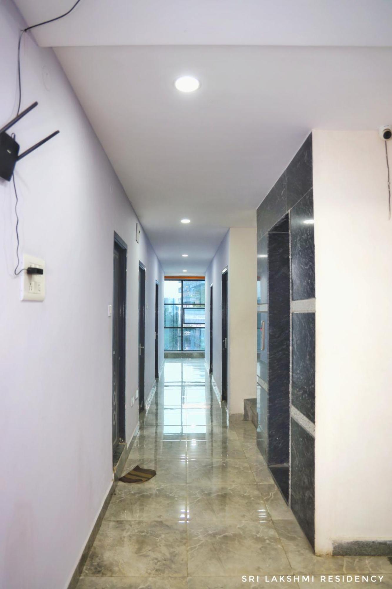 Sri Lakshmi Residency 호텔 티루파티 외부 사진