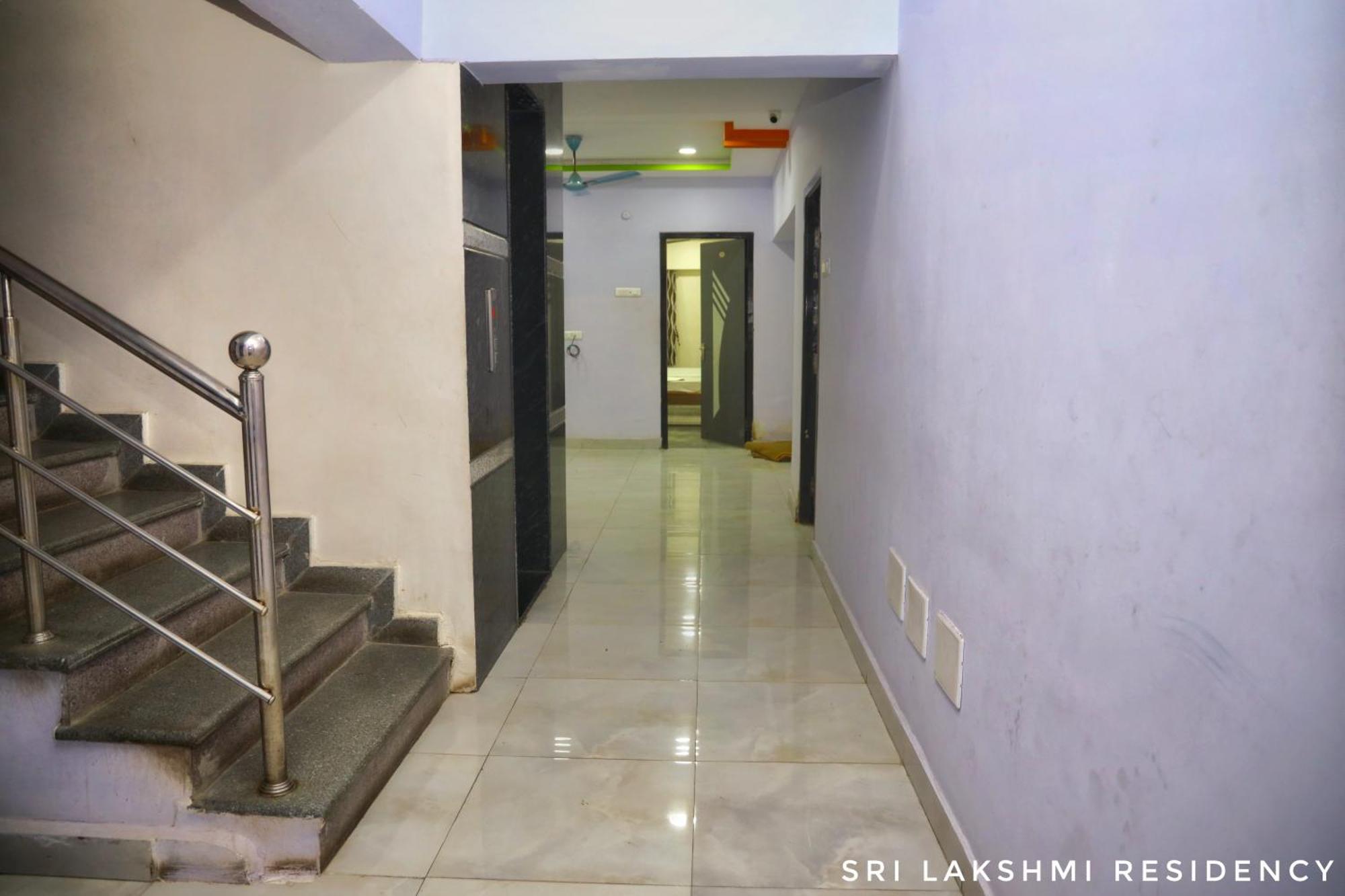 Sri Lakshmi Residency 호텔 티루파티 외부 사진
