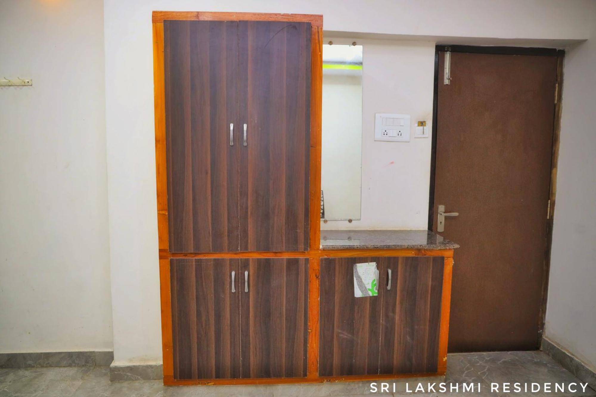 Sri Lakshmi Residency 호텔 티루파티 외부 사진