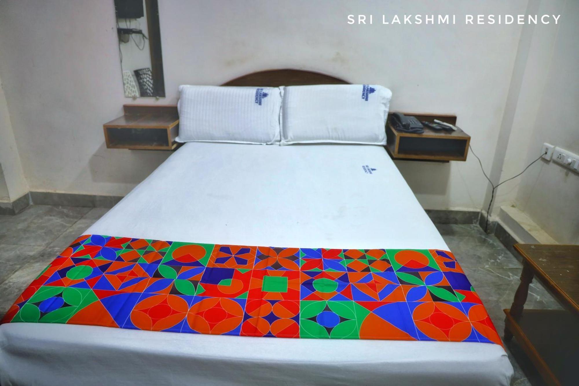 Sri Lakshmi Residency 호텔 티루파티 외부 사진