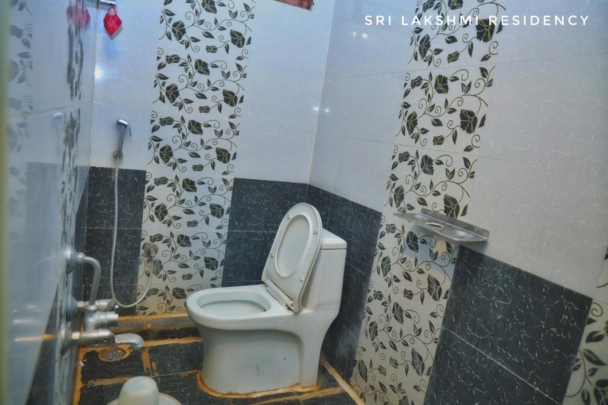Sri Lakshmi Residency 호텔 티루파티 외부 사진